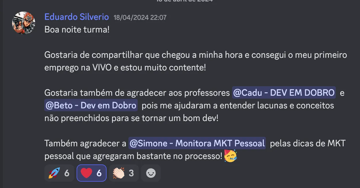 Print do depoimento 15 de aluno Dev em Dobro anunciando a primeira vaga